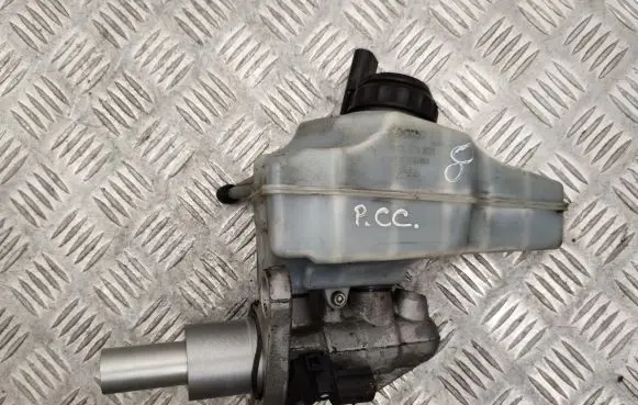Volkswagen PASSAT CC Master brake cylinder 3C2611301 1K0945459A