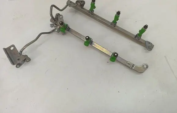 Infiniti Q50 Fuel main line pipe 