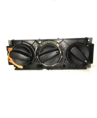 Volkswagen Golf III Climate control unit 1H0819045A 1H0820045 1h0819045