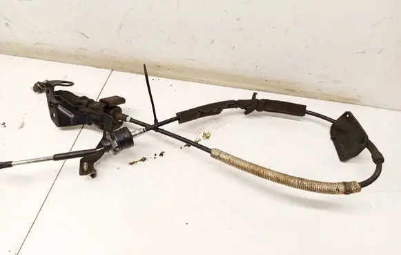 Mitsubishi Outlander Gear shift cable linkage 