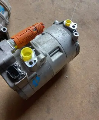 Mini One - Cooper F56 F55 Air conditioning (A/C) compressor (pump) 21137510 9496109