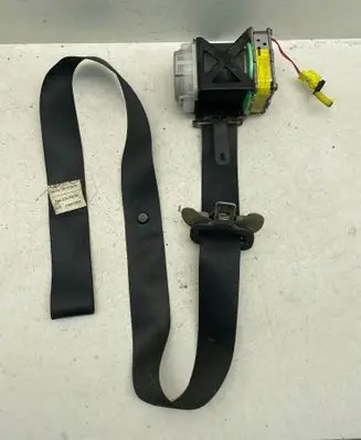 Toyota Auris 150 Front seatbelt 7321002280 160107