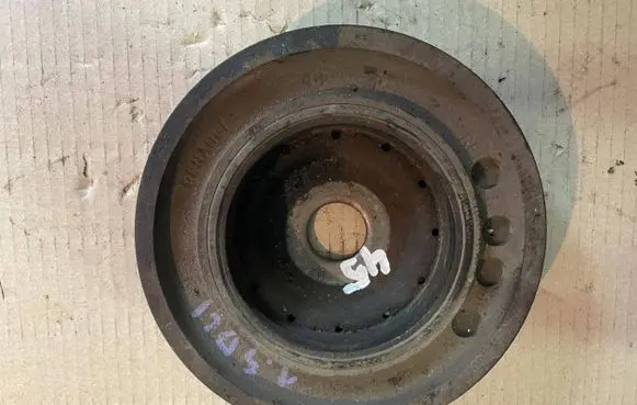 Renault Megane II Crankshaft pulley