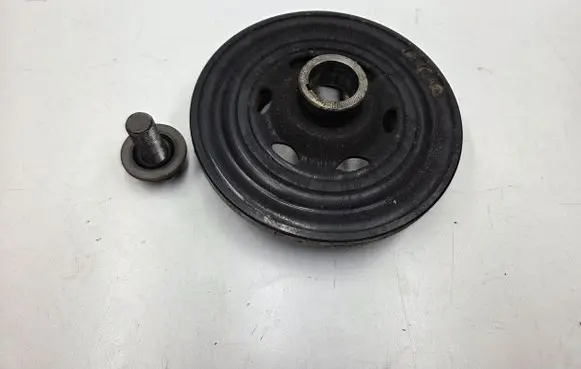 Mercedes-Benz C W204 Crankshaft pulley A6110300503 6110300503