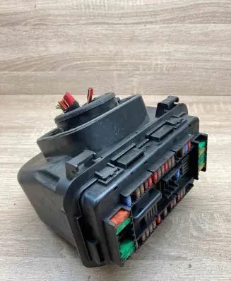 BMW 7 E32 Fuse box set 2100719182