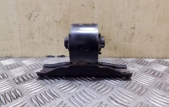 Mitsubishi Outlander Engine mount bracket