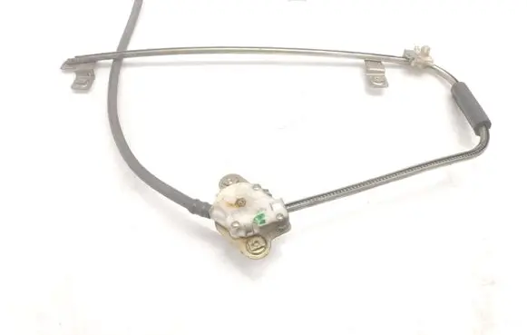 Rear door manual window regulator