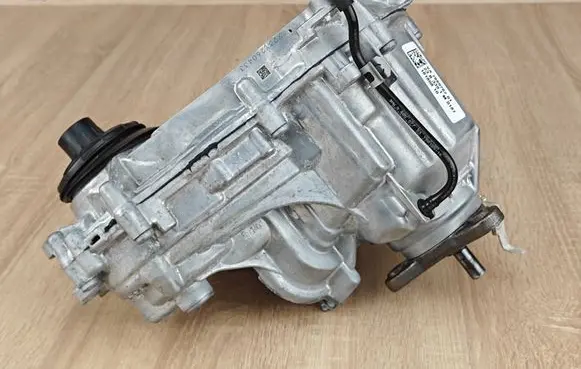 BMW X6 G06 Rear gearbox reducer/haldex oil pump 7889767
