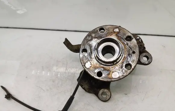 Volkswagen Golf VII Front wheel hub spindle knuckle 5q0256d 10071152743