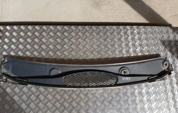 Peugeot Partner Wiper trim