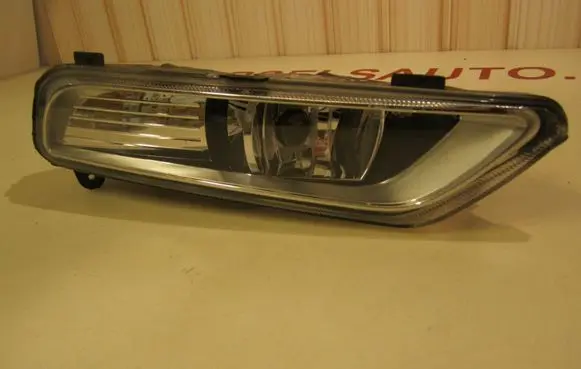 Volkswagen PASSAT B7 Front fog light 17662402