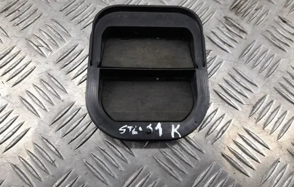 Alfa Romeo Stelvio Quarter panel pressure vent A831