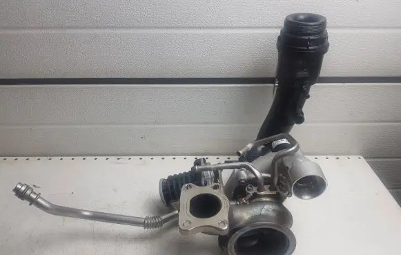 Peugeot 208 Turbo 9825982080 8702482 MGT12412