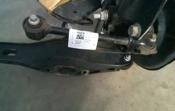 Toyota Prius (XW50) Rear suspension control arm 4871047010