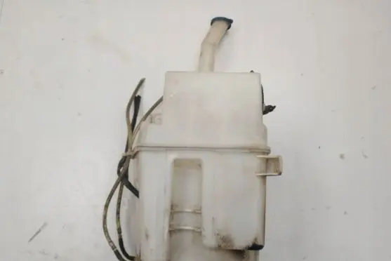 Toyota Corolla E120 E130 Windshield washer fluid reservoir/tank 001185