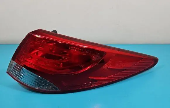 Hyundai ix35 Rear/tail lights 92402-2Y0 IMPRK1412834
