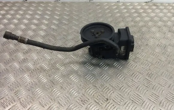 BMW 3 E46 Power steering pump 6756575