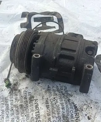 Volkswagen PASSAT B5.5 Air conditioning (A/C) compressor (pump)