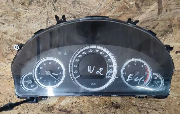 Mercedes-Benz E W212 Speedometer (instrument cluster) A2129004104 1328