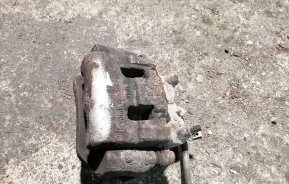 Mazda CX-7 Front brake caliper