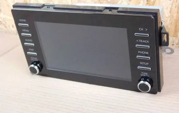 Toyota Yaris XP210 Radio/CD/DVD/GPS head unit 86140K0071