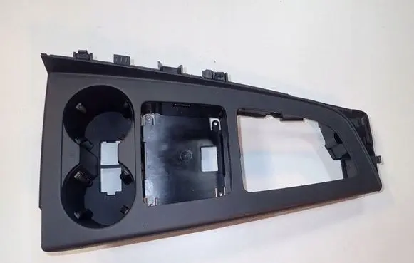 Cup holder front