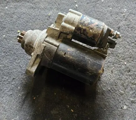 Skoda Fabia Mk1 (6Y) Starter motor 0001120100 02T911023G