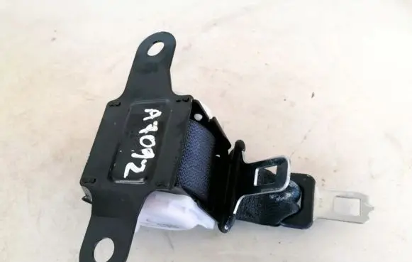 Middle seatbelt (rear)