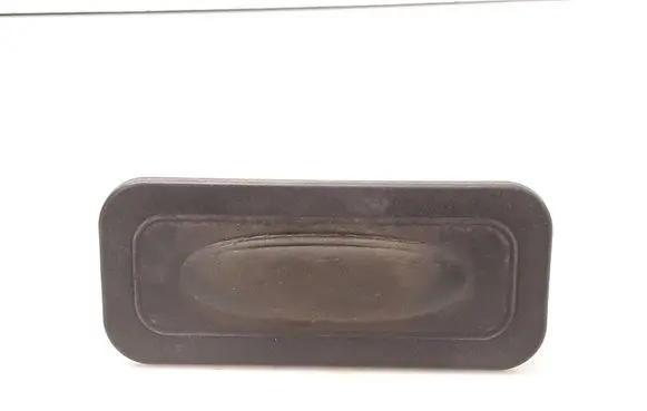 Tailgate opening switch