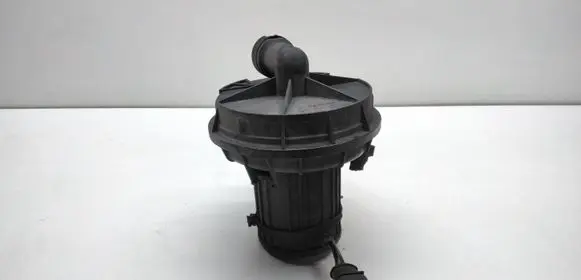 Audi A6 S6 C5 4B Secondary air pump 8D0906613B