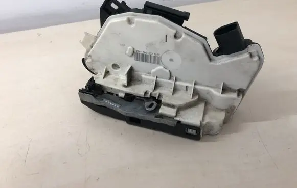 Seat Ibiza IV (6J,6P) Front door lock 5N2837015C