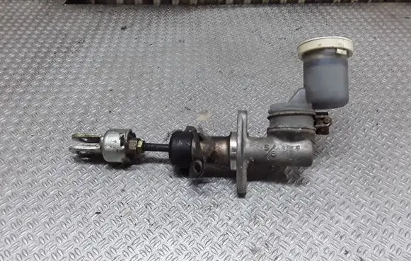 Mitsubishi Pajero Clutch master cylinder 