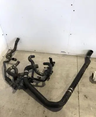 Engine coolant pipe/hose