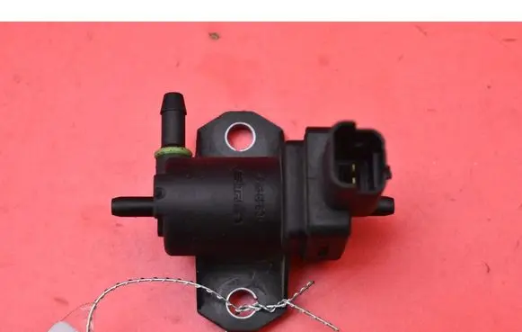 Volvo S40 Vacuum valve 9688124580
