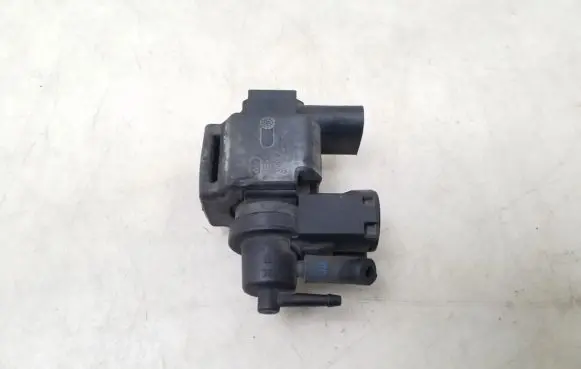 Audi A4 S4 B6 8E 8H Turbo solenoid valve 059906629A