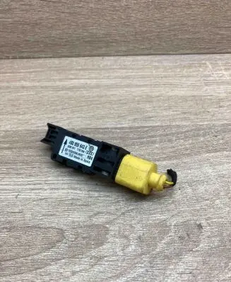 Audi A6 S6 C5 4B Airbag deployment crash/impact sensor 4B0959643E