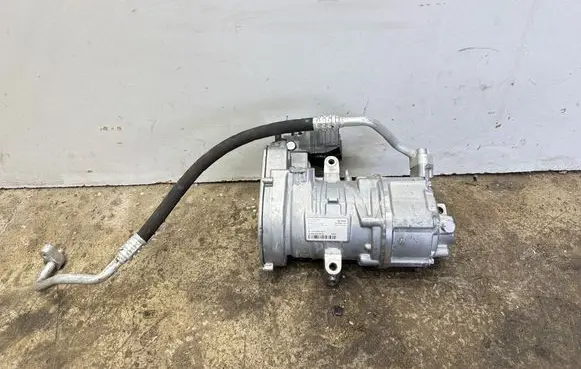 Mercedes-Benz C W206 Air conditioning (A/C) compressor (pump) A0008308004