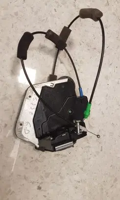 Lexus IS 220D-250-350 Rear door lock 6H0411 U46H0411
