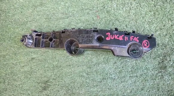 Nissan Juke II F16 Front bumper mounting bracket 