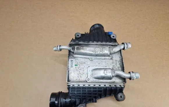 Jaguar F-Pace Intercooler radiator GX736K775AE GX736K775