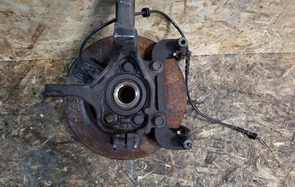 Nissan NV200 Front wheel hub spindle knuckle