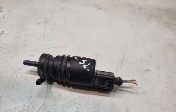 Mercedes-Benz CLS C219 Windscreen/windshield washer pump