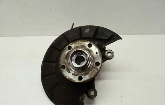 Volkswagen Tiguan Front wheel hub