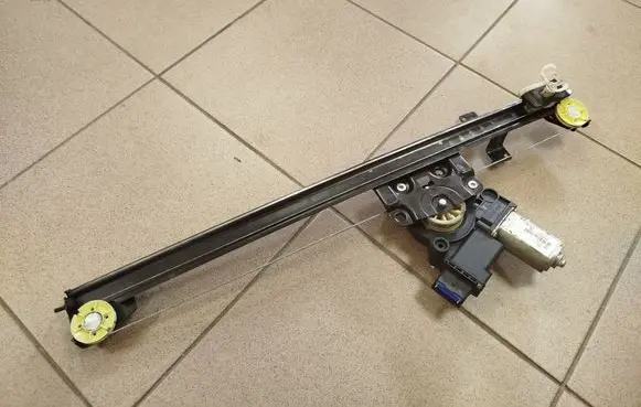 Front door window regulator with motor