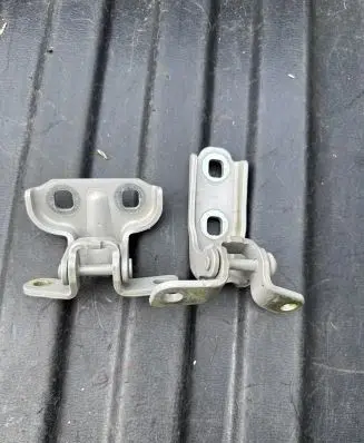 Rear door hinge set