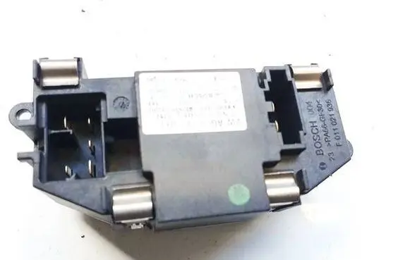 Volkswagen PASSAT B7 Heater blower motor/fan resistor 3C0907521F