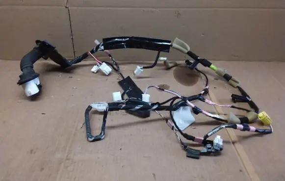 Toyota Prius (XW50) Front door wiring loom 8215147571