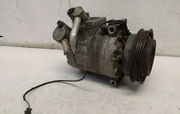 Volkswagen PASSAT B5.5 Air conditioning (A/C) compressor (pump) 4472208180 8D0260808 05C16793