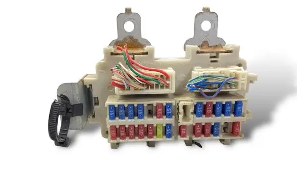 Infiniti FX Fuse module