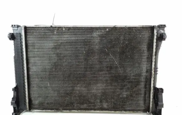 Mercedes-Benz CLS C218 X218 Coolant radiator A2045003603